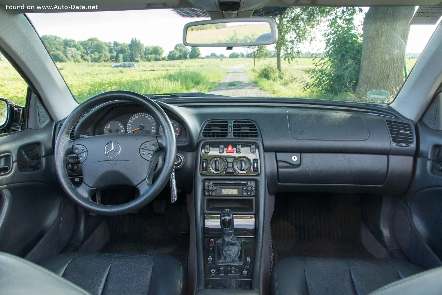 Mercedes-Benz CLK AMG CLK 55 V8 (347 Hp) 5G-TRONIC1999 - 2002 thumbnail 5