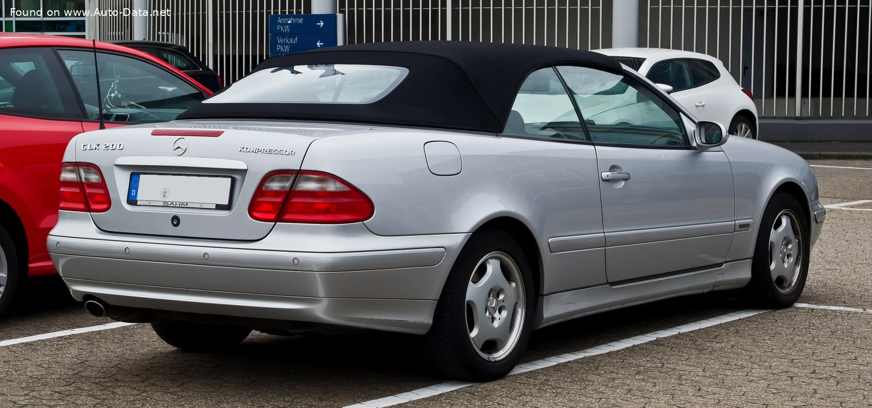 Mercedes-Benz CLK AMG CLK 55 V8 (347 Hp) 5G-TRONIC1999 - 2002 thumbnail 8
