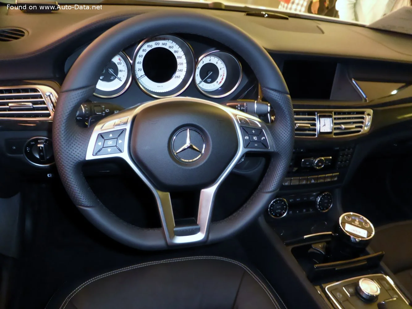 Mercedes-Benz CLS AMG CLS 63 V8 (525 Hp) AMG SPEEDSHIFT MCT2012 - 2013 thumbnail 14