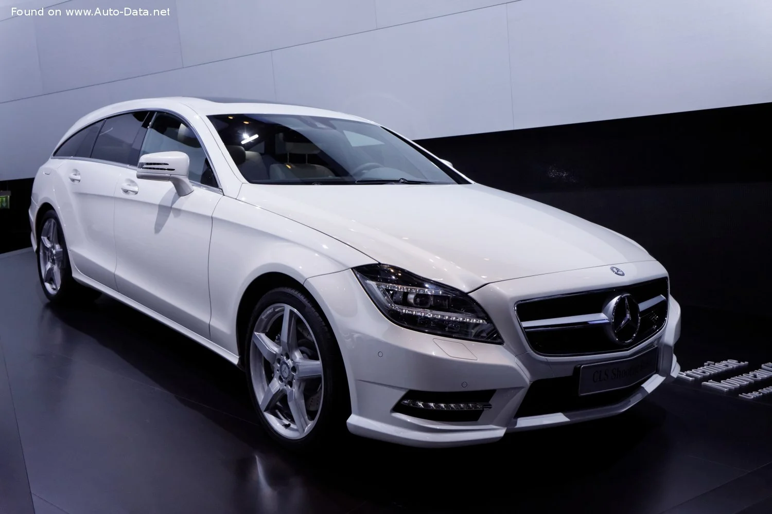 Mercedes-Benz CLS AMG CLS 63 V8 (525 Hp) AMG SPEEDSHIFT MCT2012 - 2013 thumbnail 6