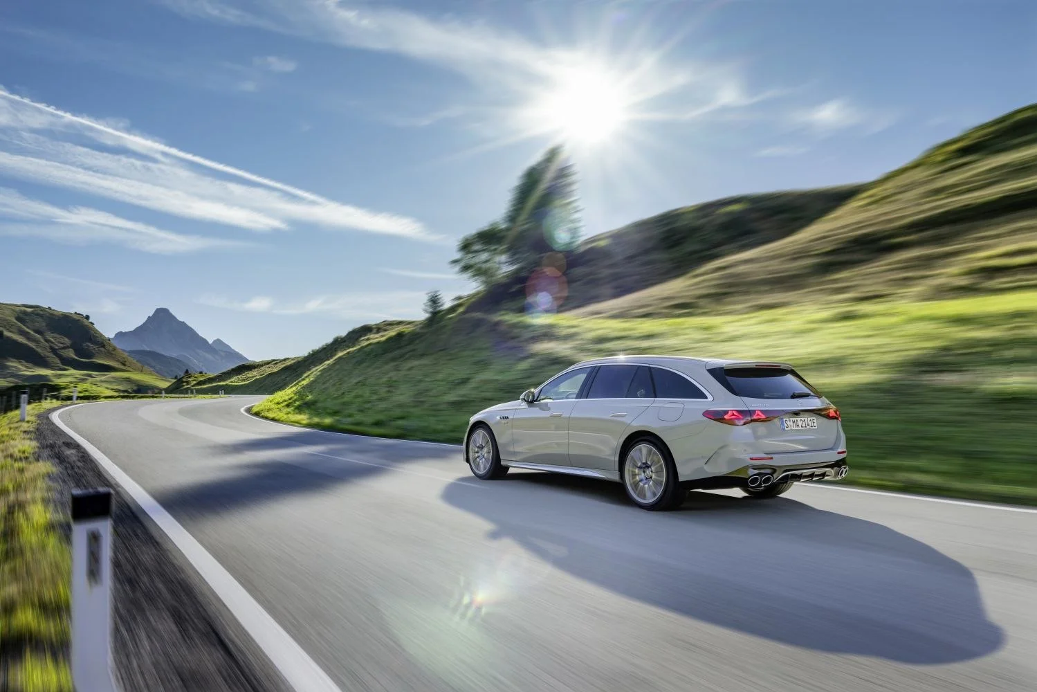 Mercedes-Benz E-class AMG E 53 (585 Hp) Plug-in Hybrid 4MATIC+ AMG SPEEDSHIFT TCT 9G2024 - thumbnail 5
