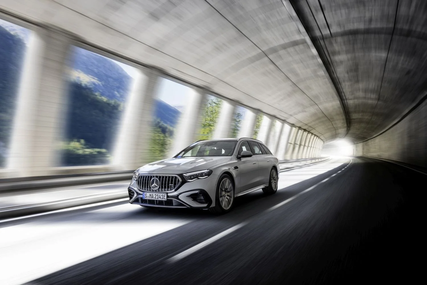 Mercedes-Benz E-class AMG E 53 (585 Hp) Plug-in Hybrid 4MATIC+ AMG SPEEDSHIFT TCT 9G2024 - thumbnail 7