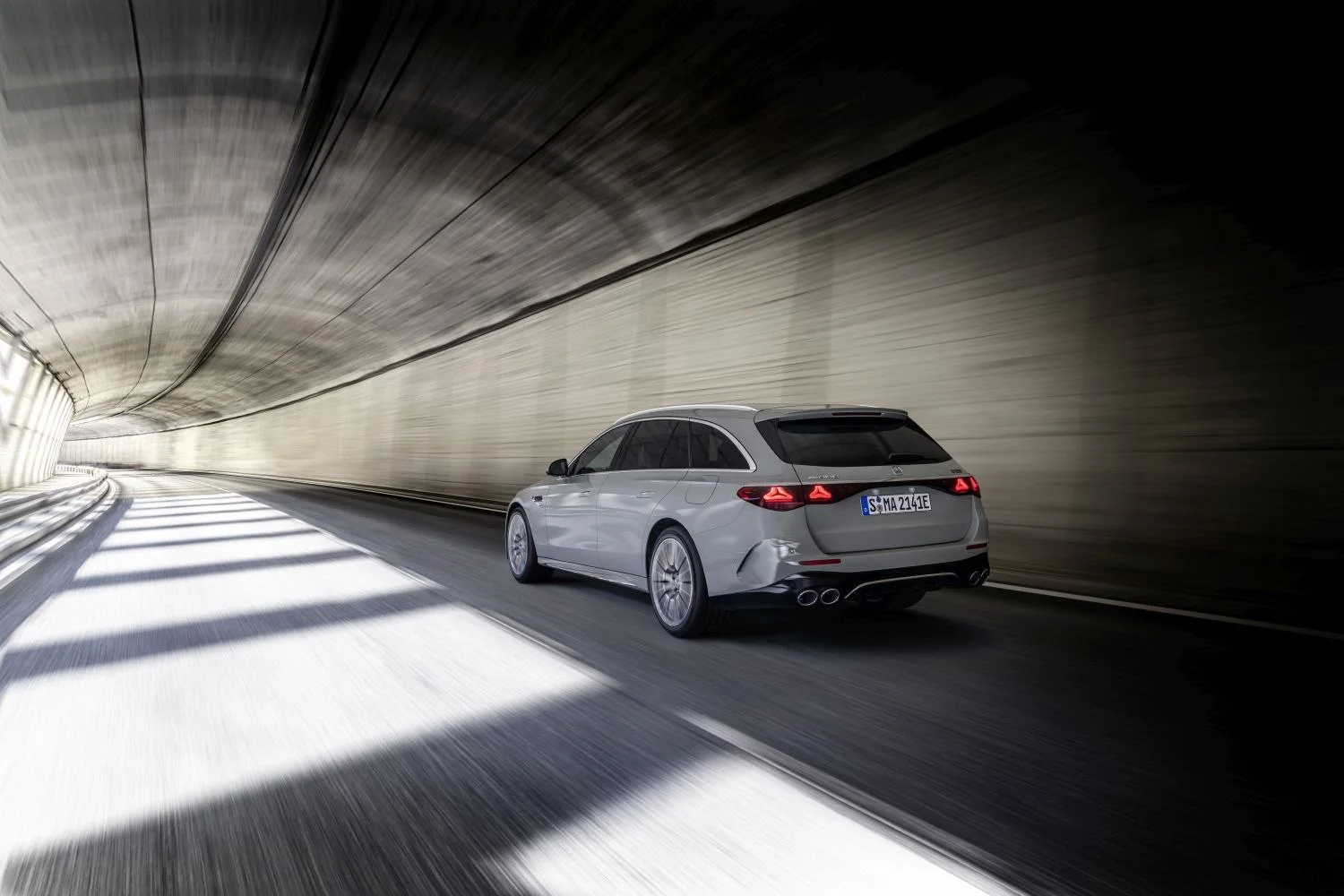 Mercedes-Benz E-class AMG E 53 (585 Hp) Plug-in Hybrid 4MATIC+ AMG SPEEDSHIFT TCT 9G2024 - thumbnail 8