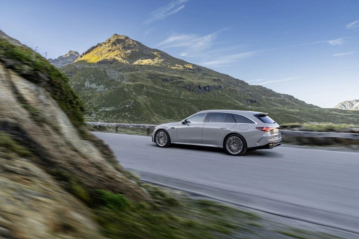 Mercedes-Benz E-class AMG E 53 (585 Hp) Plug-in Hybrid 4MATIC+ AMG SPEEDSHIFT TCT 9G2024 - thumbnail 10