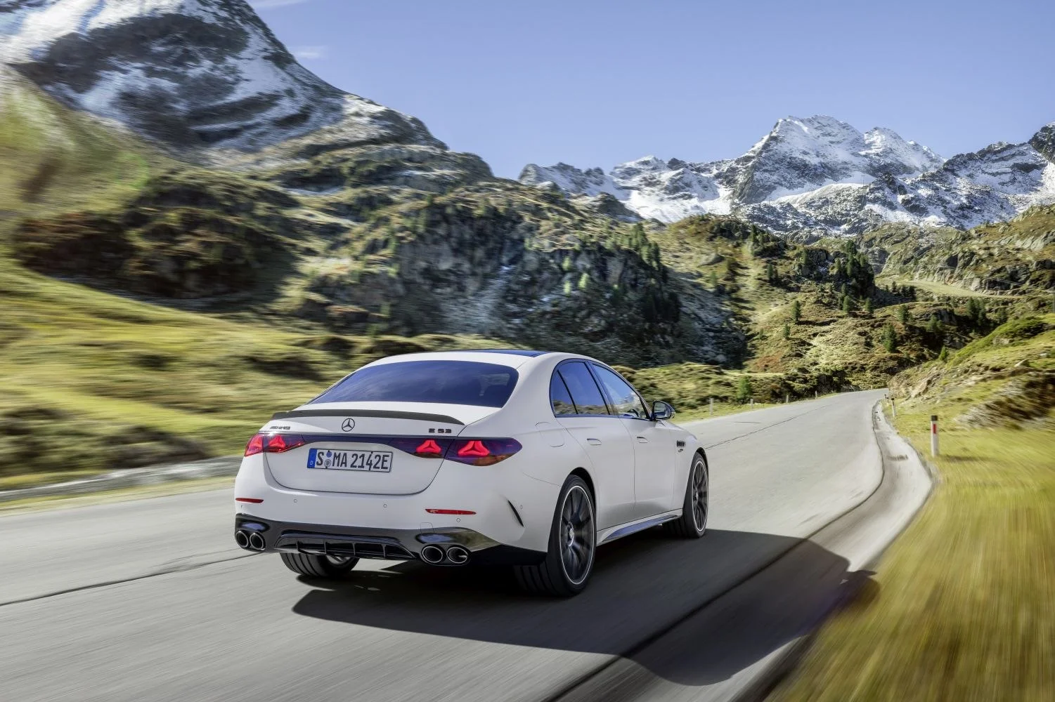 Mercedes-Benz E-class AMG E 53 (585 Hp) Plug-in Hybrid 4MATIC+ AMG SPEEDSHIFT TCT 9G2024 - thumbnail 5