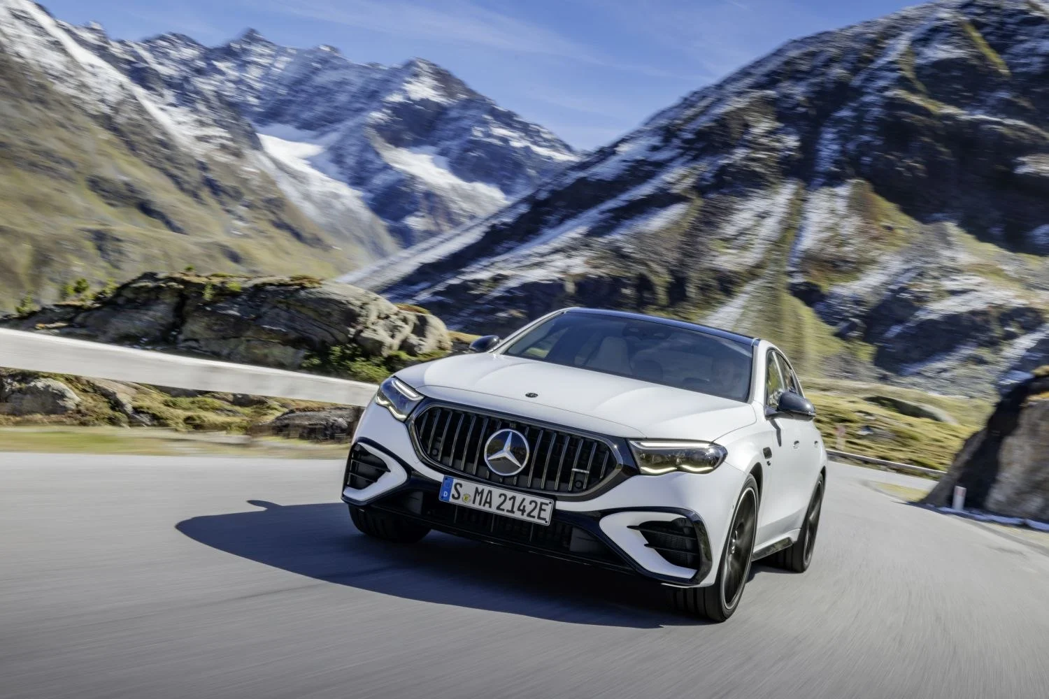 Mercedes-Benz E-class AMG E 53 (585 Hp) Plug-in Hybrid 4MATIC+ AMG SPEEDSHIFT TCT 9G2024 - thumbnail 6