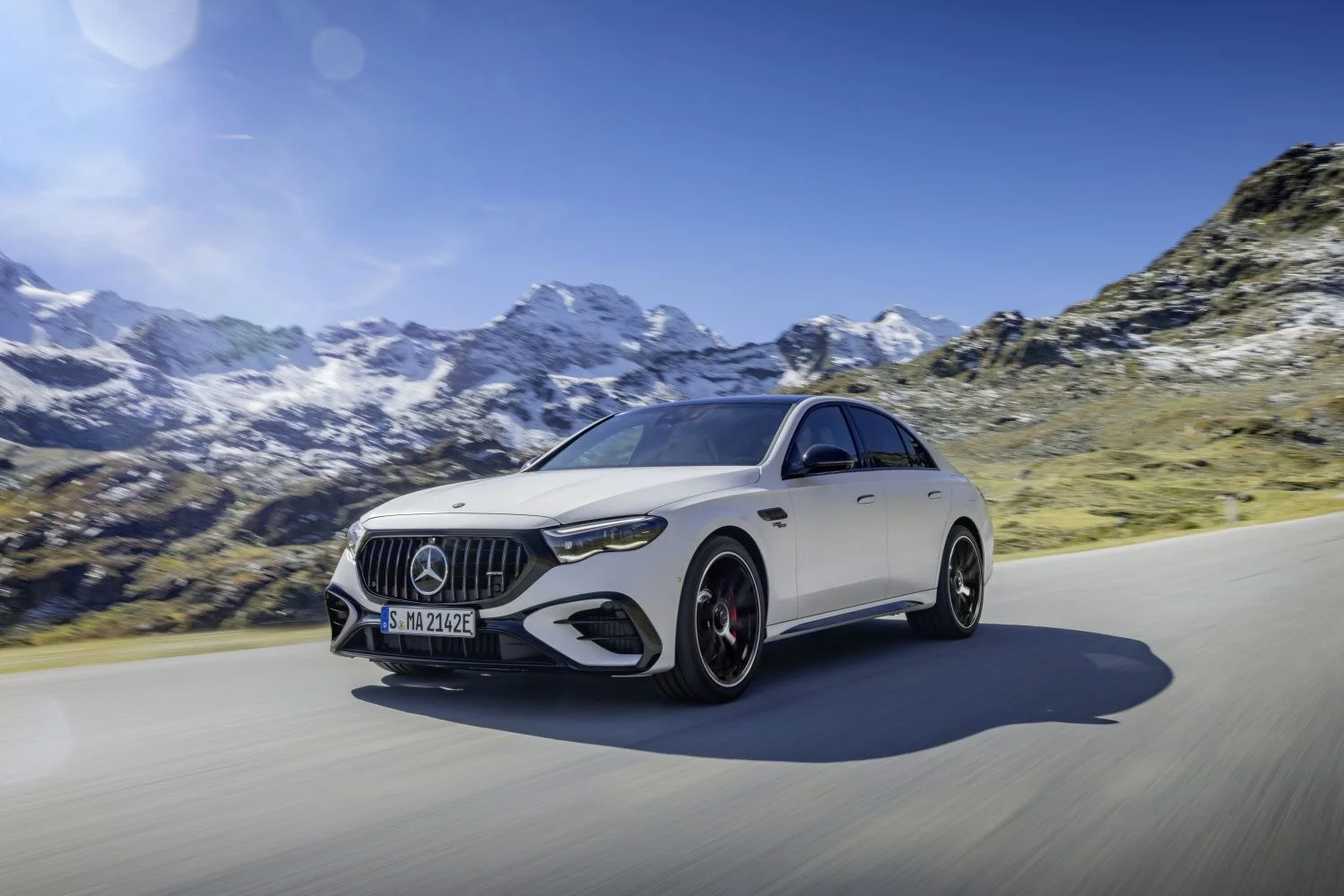 Mercedes-Benz E-class AMG E 53 (585 Hp) Plug-in Hybrid 4MATIC+ AMG SPEEDSHIFT TCT 9G2024 - thumbnail 7