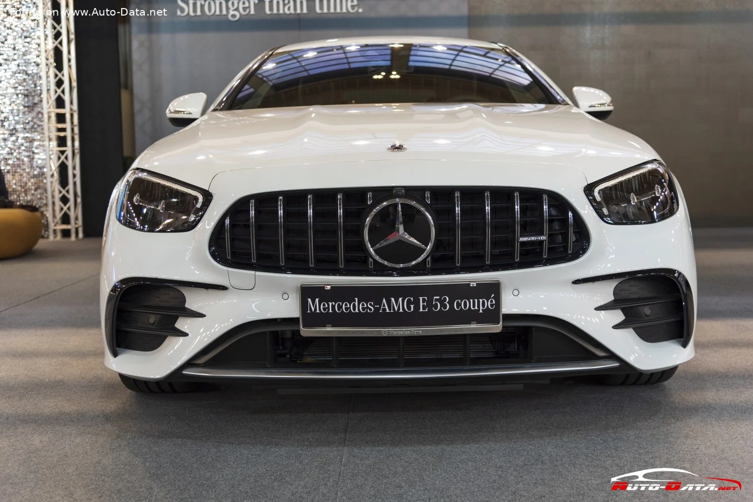 Mercedes-Benz E-class AMG E 53 (435 Hp) EQ Boost 4MATIC+ AMG SPEEDSHIFT TCT2020 - 2023 thumbnail 2