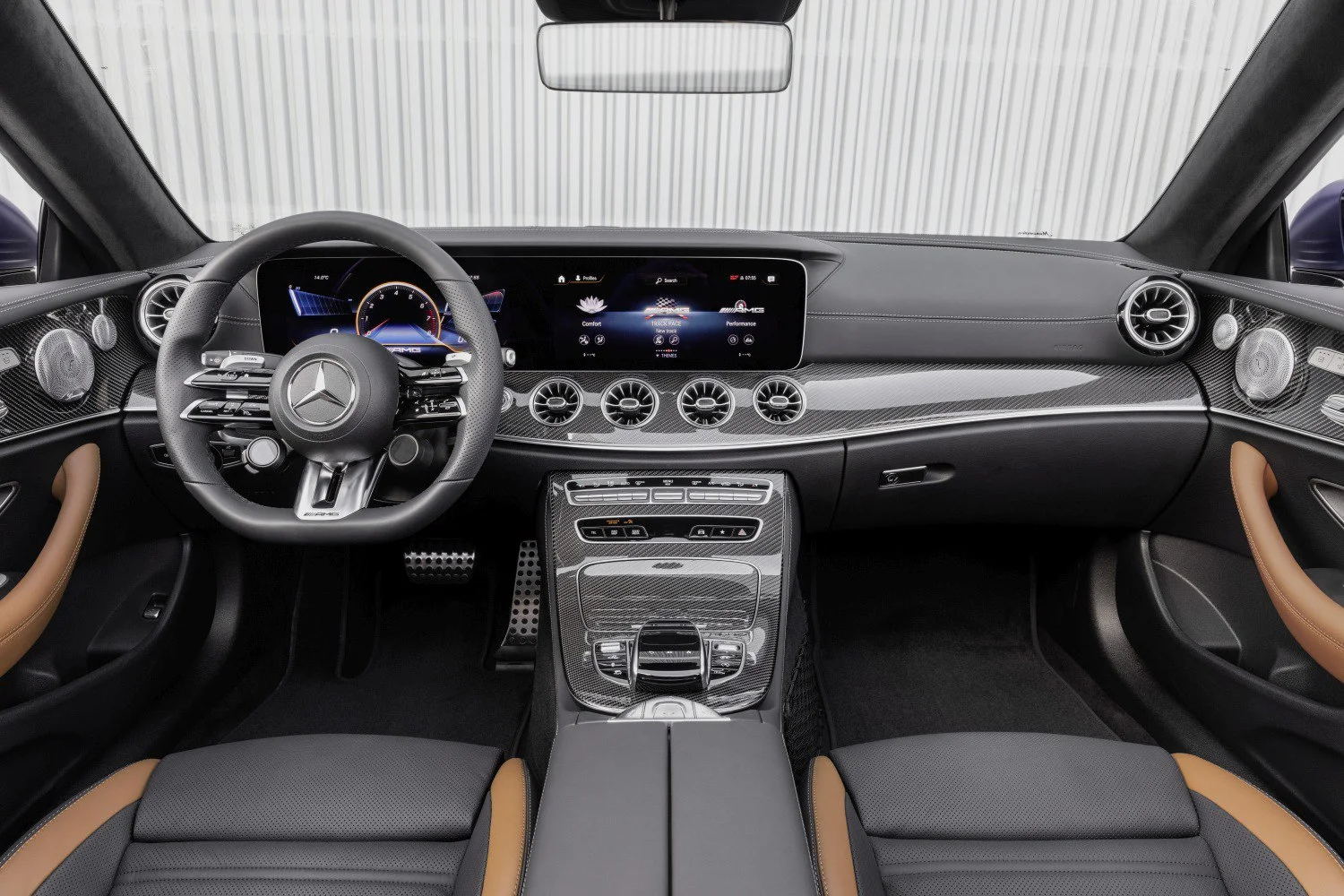 Mercedes-Benz E-class AMG E 53 (435 Hp) EQ Boost 4MATIC+ AMG SPEEDSHIFT TCT2020 - 2023 thumbnail 16