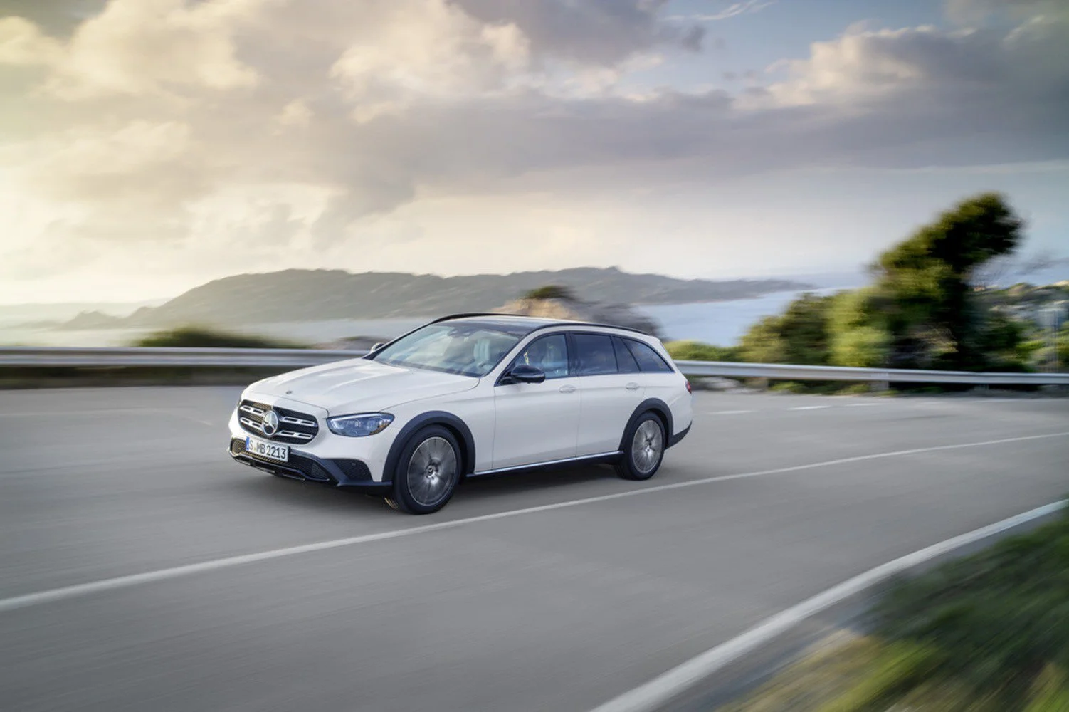 Mercedes-Benz E-class E 200 (197 Hp) EQ Boost 4MATIC 9G-TRONIC2020 - 2023 thumbnail 12