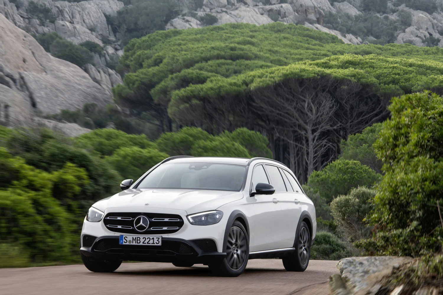 Mercedes-Benz E-class E 200 (197 Hp) EQ Boost 4MATIC 9G-TRONIC2020 - 2023 thumbnail 3