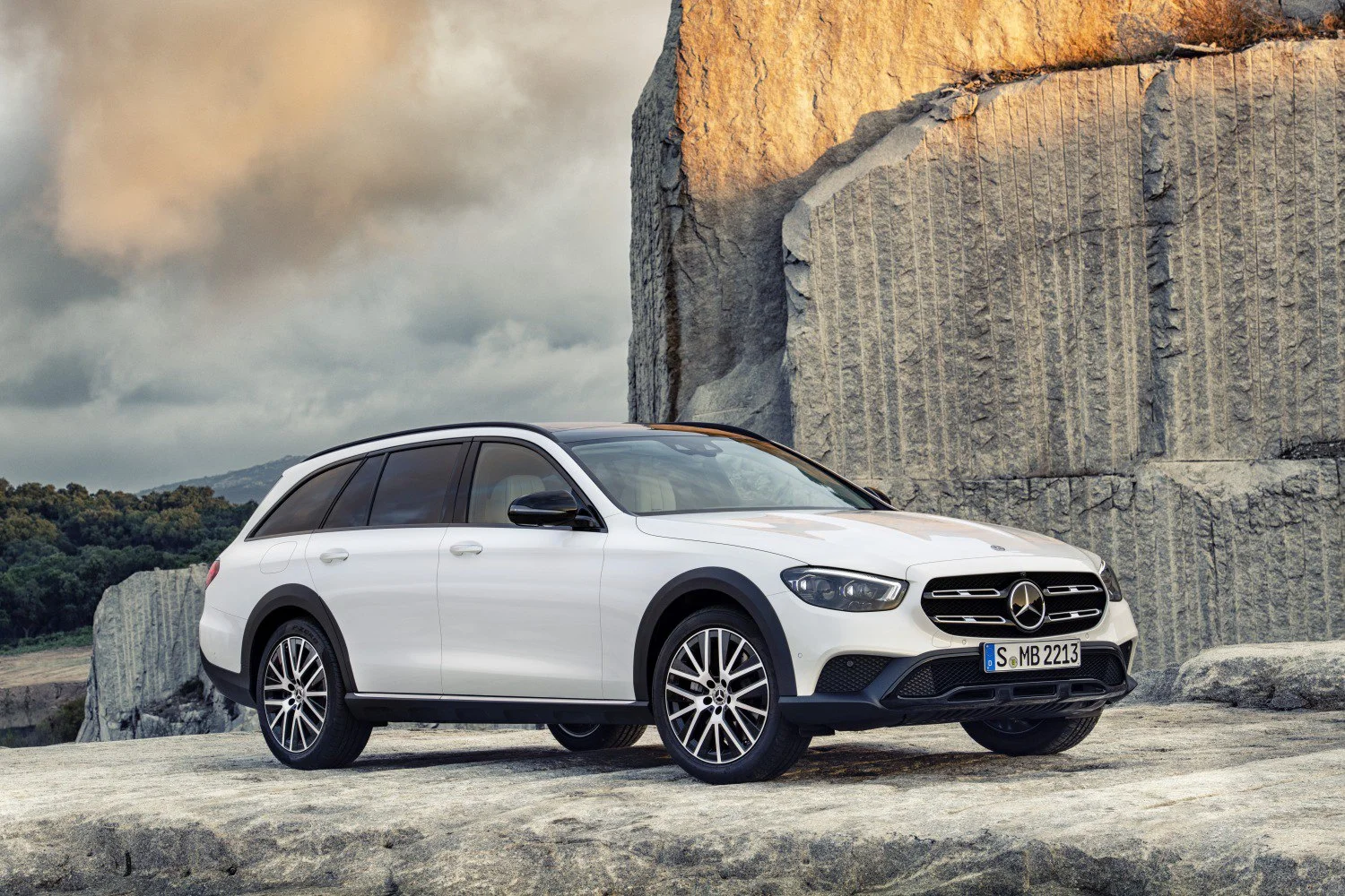 Mercedes-Benz E-class E 200 (197 Hp) EQ Boost 4MATIC 9G-TRONIC2020 - 2023 thumbnail 4
