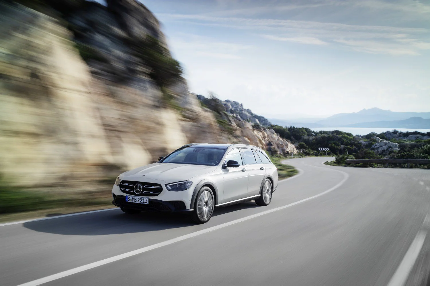 Mercedes-Benz E-class E 200 (197 Hp) EQ Boost 4MATIC 9G-TRONIC2020 - 2023 thumbnail 9