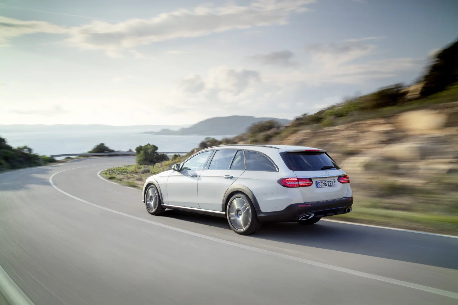 Mercedes-Benz E-class E 200 (197 Hp) EQ Boost 4MATIC 9G-TRONIC2020 - 2023 thumbnail 10