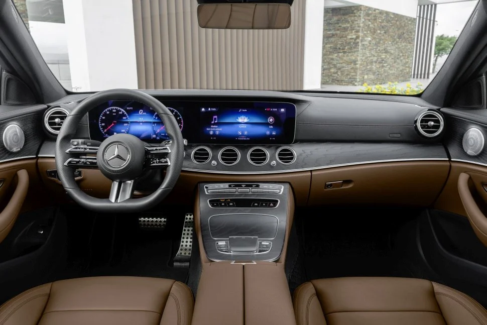 Mercedes-Benz E-class AMG E 53 (435 Hp) EQ Boost 4MATIC+ AMG SPEEDSHIFT TCT2020 - 2023 thumbnail 13