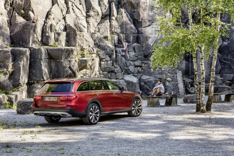 Mercedes-Benz E-class E 220d (194 Hp) 4MATIC 9G-TRONIC2016 - 2020 thumbnail 2