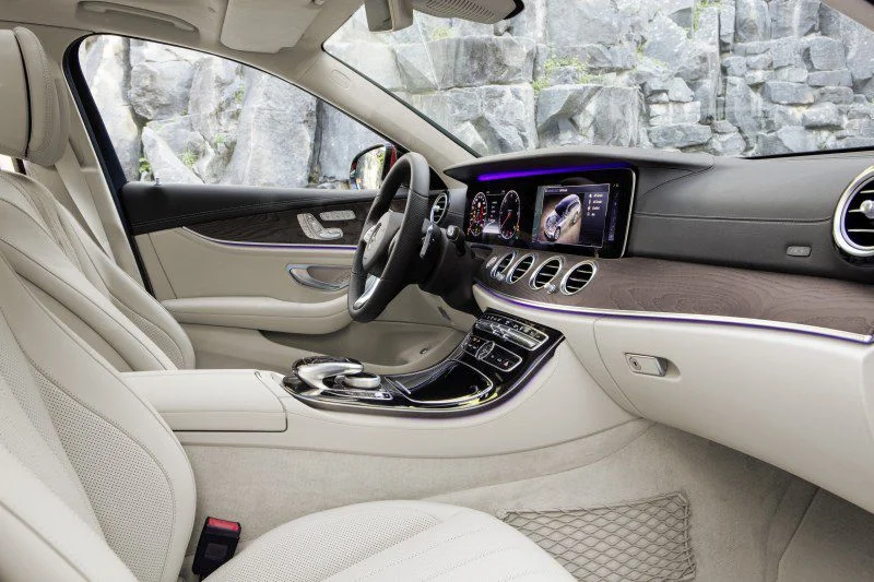 Mercedes-Benz E-class E 220d (194 Hp) 4MATIC 9G-TRONIC2016 - 2020 thumbnail 3