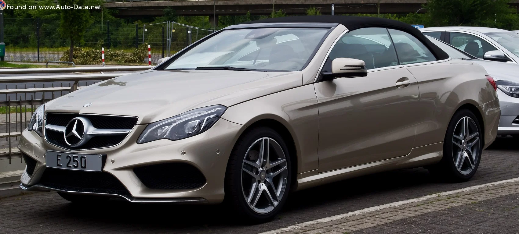 Mercedes-Benz E-class E 200 (184 Hp)2013 - 2017 thumbnail 3