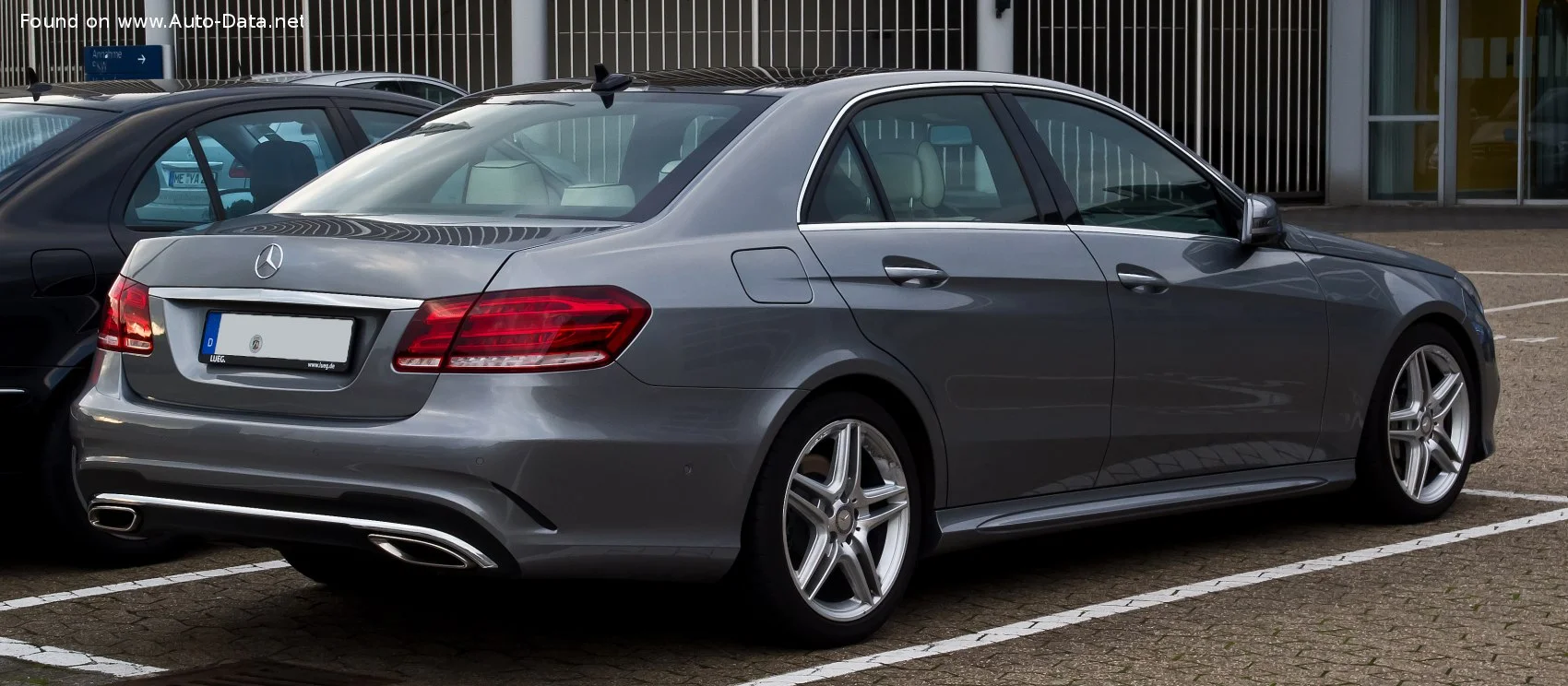 Mercedes-Benz E-class AMG E 63 S V8 (585 Hp) 4MATIC AMG SPEEDSHIFT MCT2013 - 2016 thumbnail 12