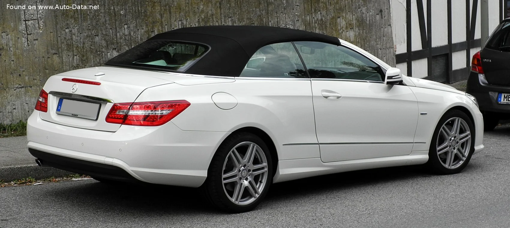 Mercedes-Benz E-class E 200 BlueEFFICIENCY (184 Hp) 7G-TRONIC PLUS2011 - 2013 thumbnail 2