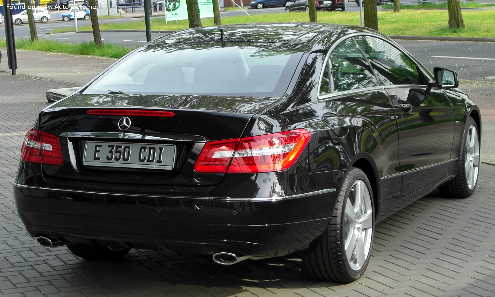 Mercedes-Benz E-class E 200 BlueEFFICIENCY (184 Hp) 7G-TRONIC PLUS2011 - 2013 thumbnail 12