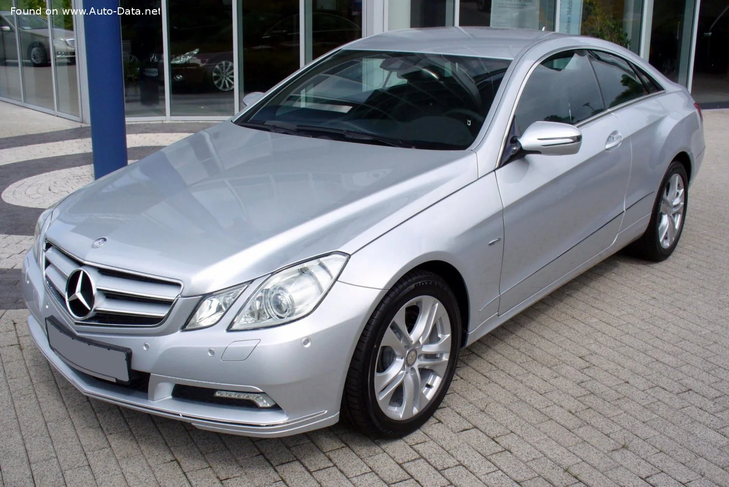 Mercedes-Benz E-class E 200 BlueEFFICIENCY (184 Hp) 7G-TRONIC PLUS2011 - 2013 thumbnail 13