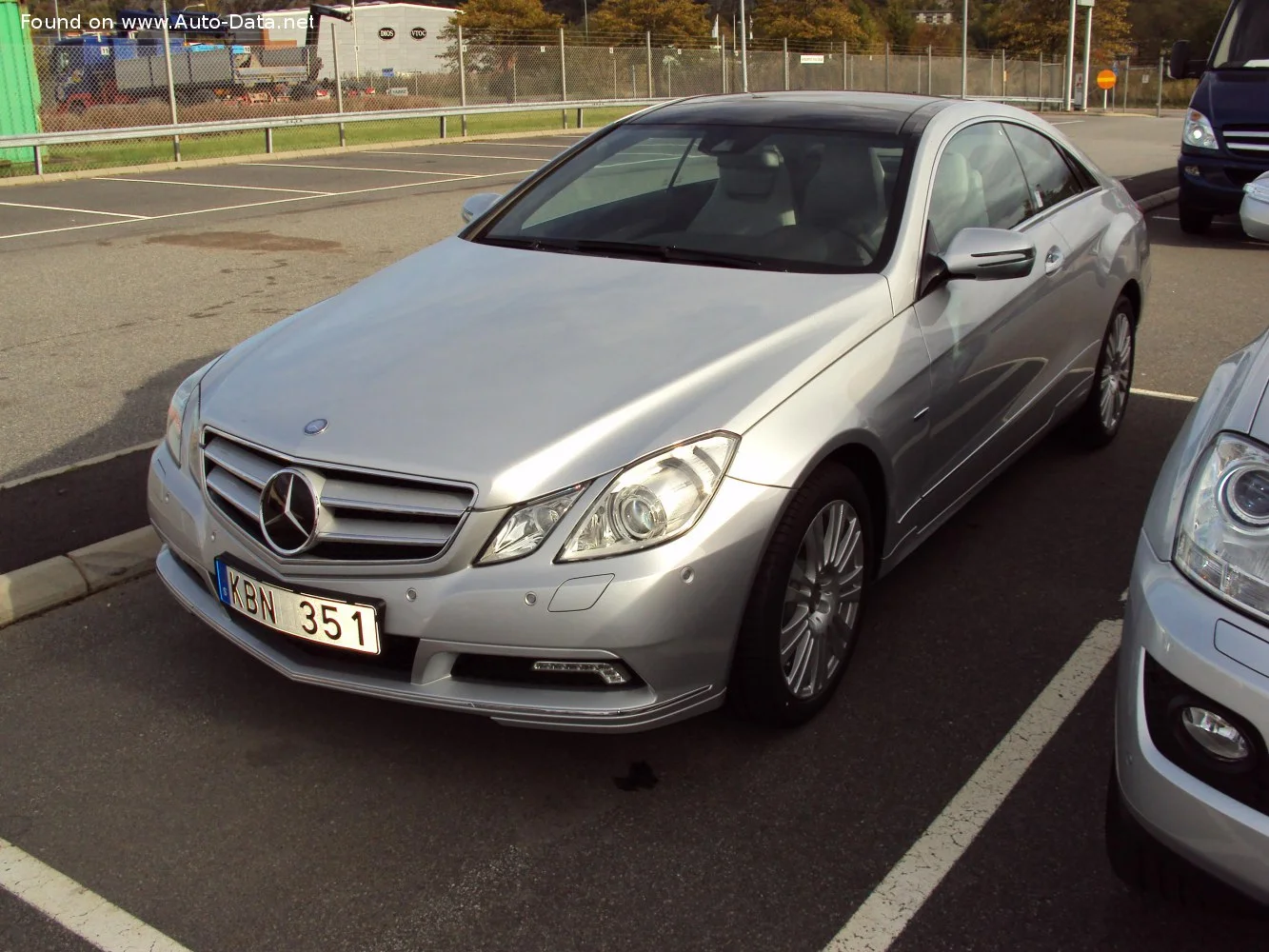 Mercedes-Benz E-class E 200 BlueEFFICIENCY (184 Hp) 7G-TRONIC PLUS2011 - 2013 thumbnail 15