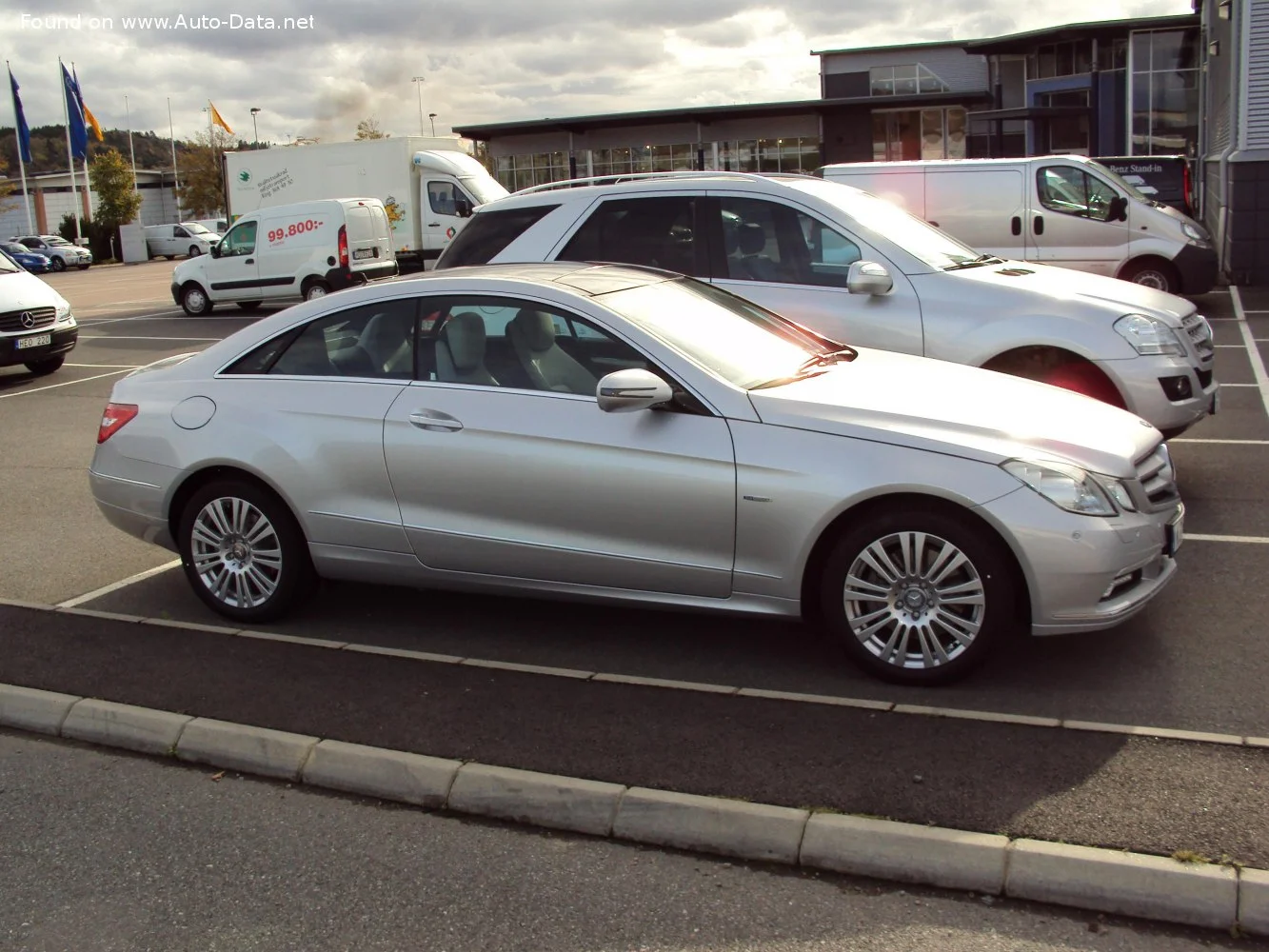Mercedes-Benz E-class E 200 BlueEFFICIENCY (184 Hp) 7G-TRONIC PLUS2011 - 2013 thumbnail 17