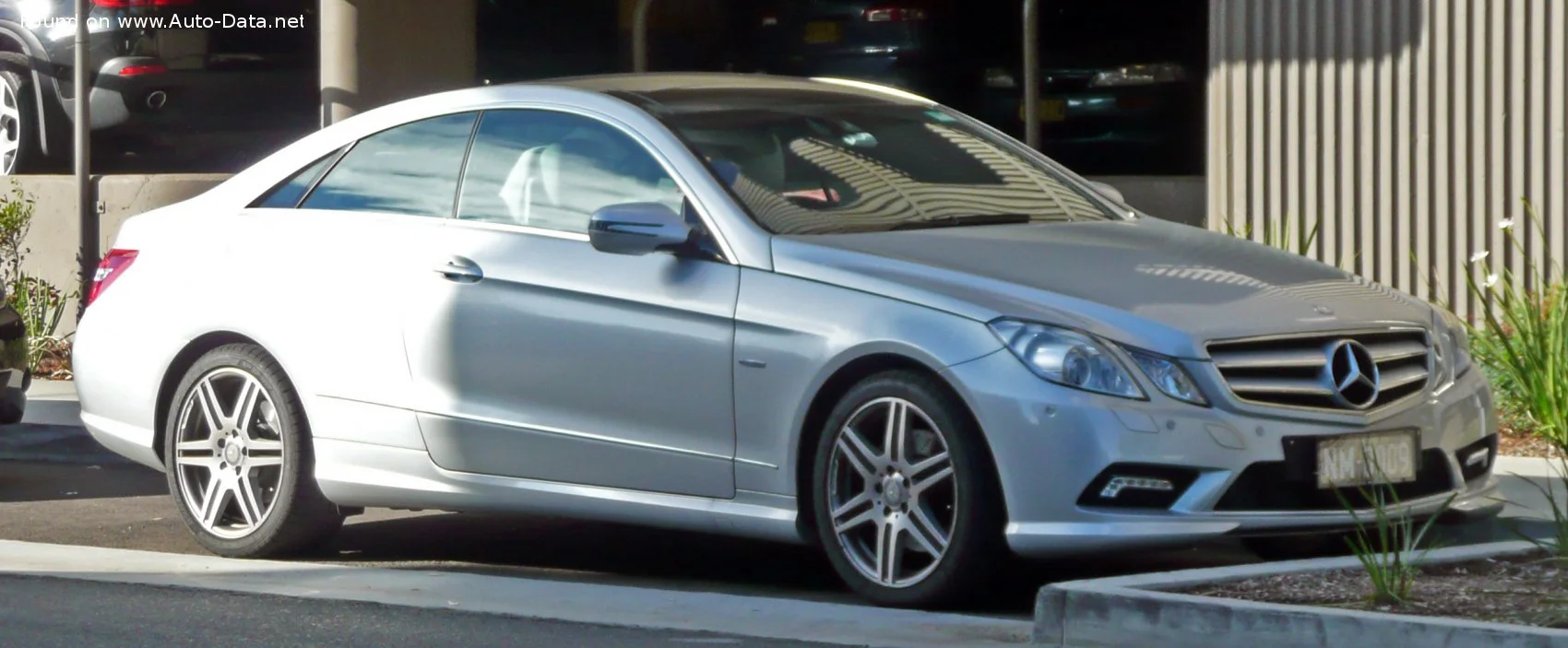 Mercedes-Benz E-class E 200 BlueEFFICIENCY (184 Hp) 7G-TRONIC PLUS2011 - 2013 thumbnail 9