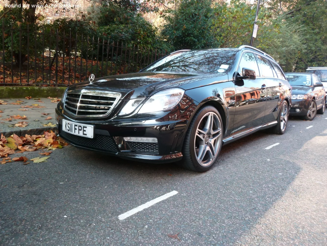 Mercedes-Benz E-class AMG E 63 V8 (525 Hp) AMG SPEEDSHIFT MCT2010 - 2011 thumbnail 7
