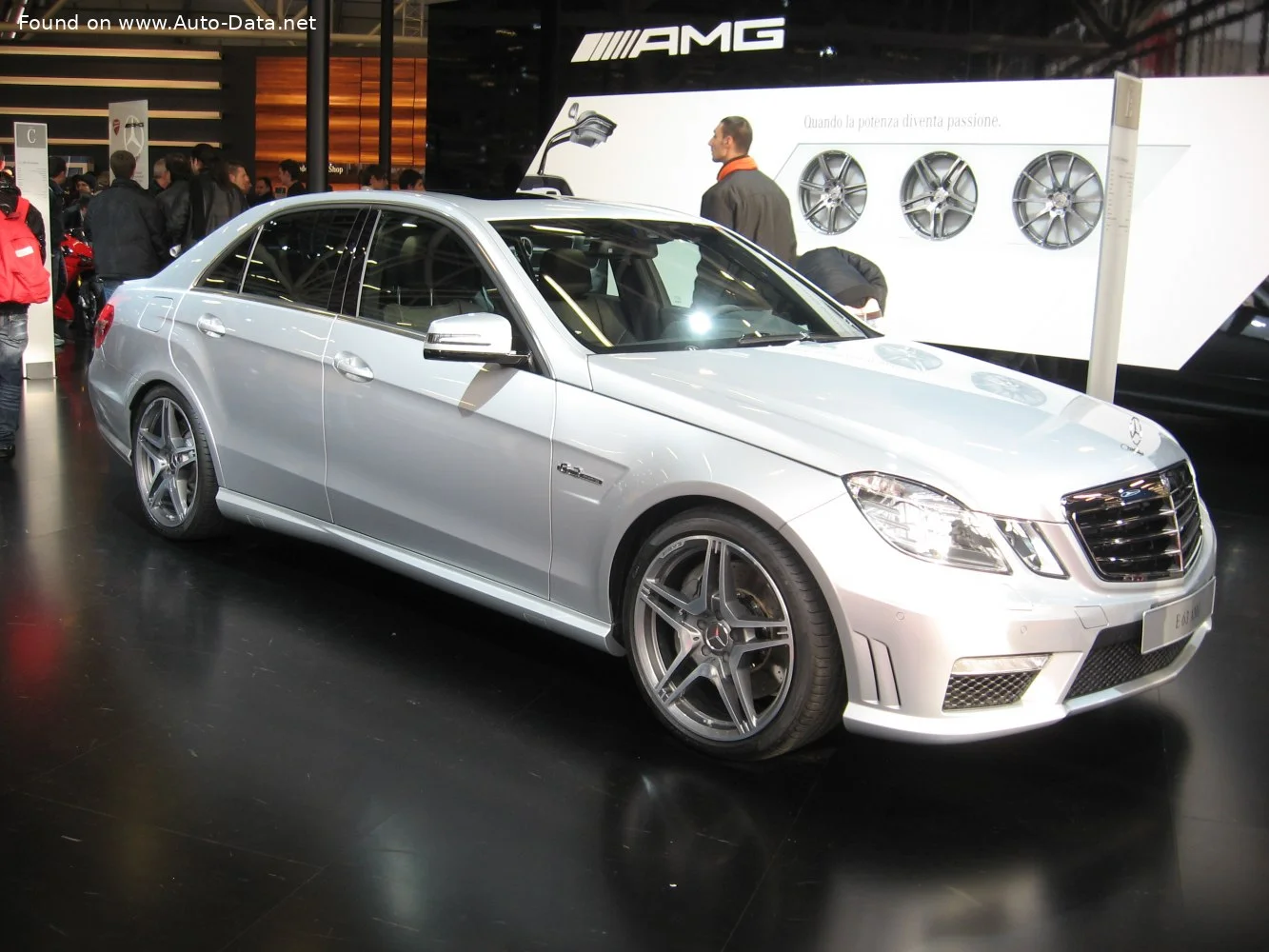 Mercedes-Benz E-class AMG E 63 V8 (525 Hp) AMG SPEEDSHIFT MCT2009 - 2011 thumbnail 3