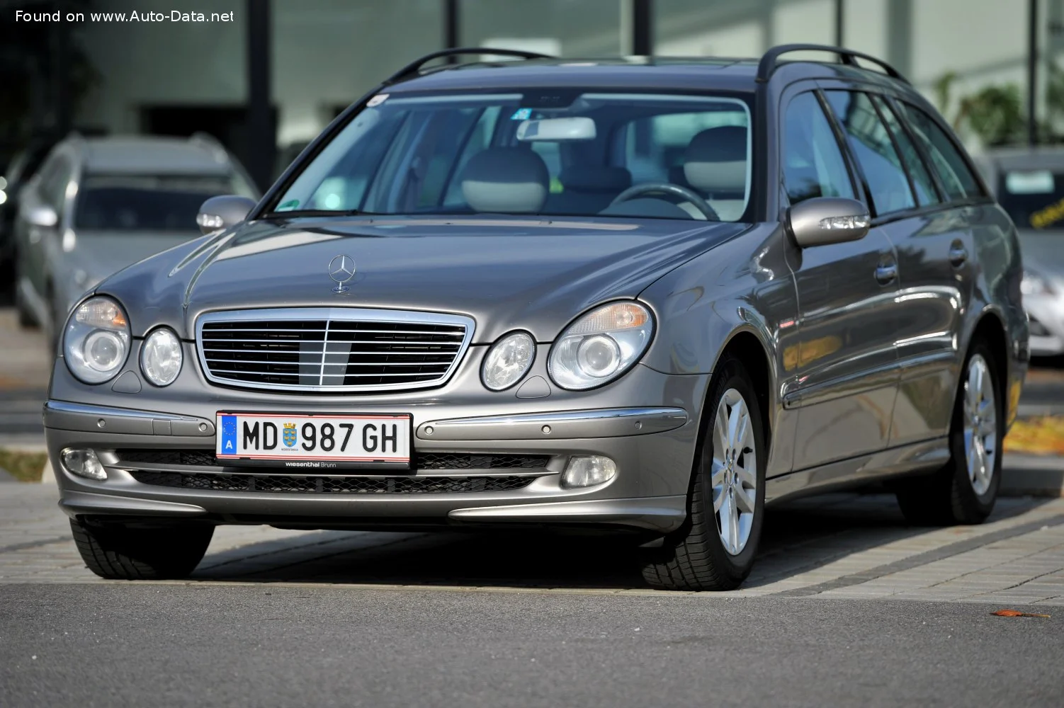 Mercedes-Benz E-class AMG E 55 (476 Hp) 5G-TRONIC2003 - 2006 thumbnail 2