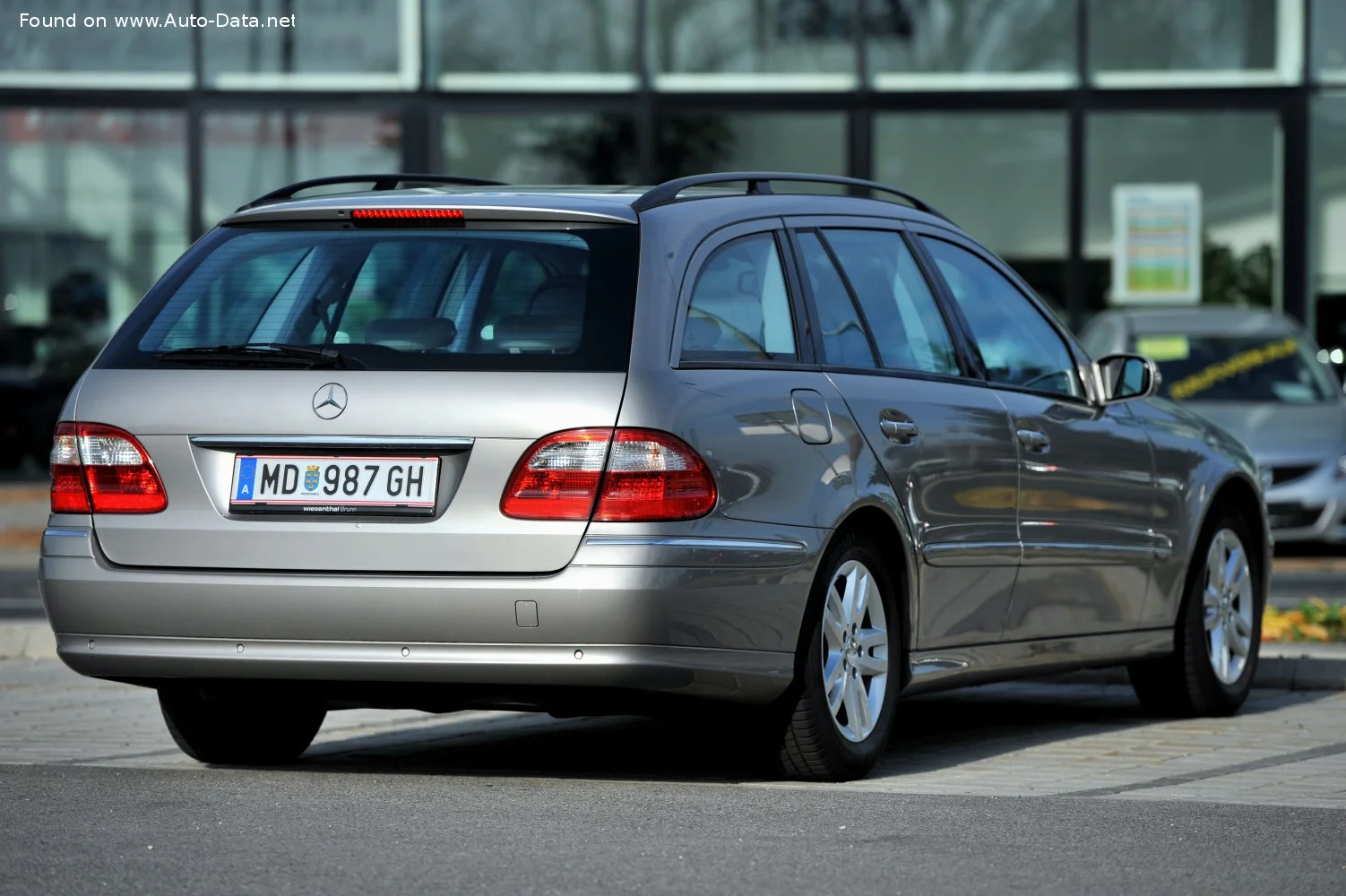 Mercedes-Benz E-class AMG E 55 (476 Hp) 5G-TRONIC2003 - 2006 thumbnail 4