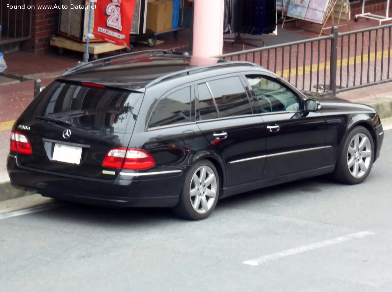 Mercedes-Benz E-class AMG E 55 (476 Hp) 5G-TRONIC2003 - 2006 thumbnail 10