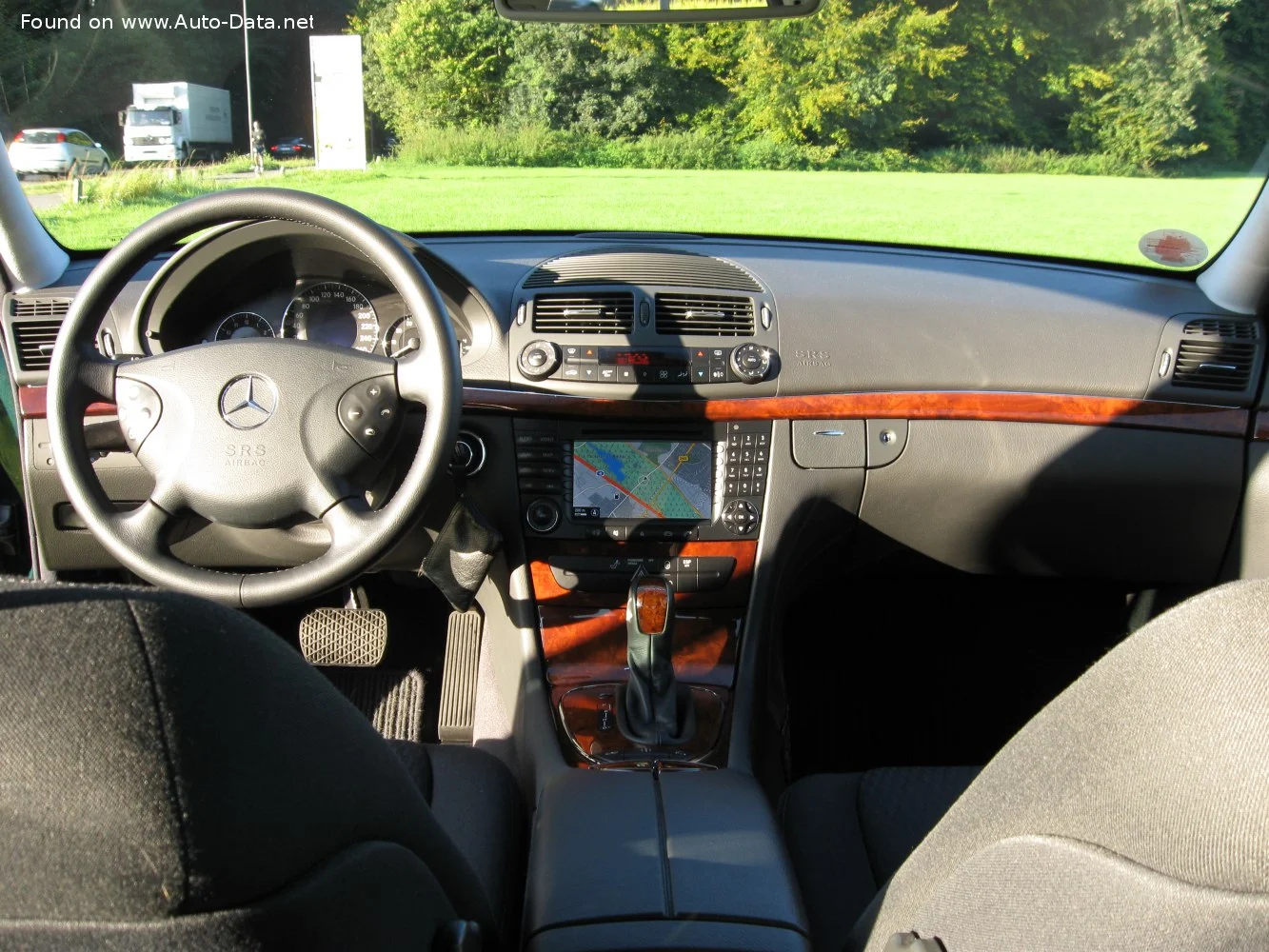 Mercedes-Benz E-class AMG E 55 V8 (476 Hp) 5G-TRONIC2002 - 2006 thumbnail 15