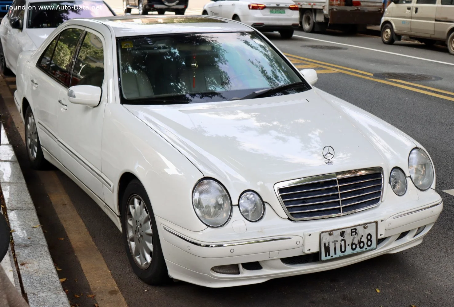 Mercedes-Benz E-class AMG E 55 V8 (354 Hp) 4MATIC Automatic1999 - 2000 thumbnail 3