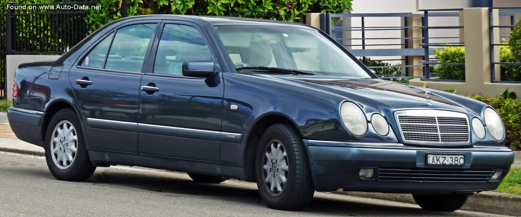 Mercedes-Benz E-class AMG E 50 V8 (347 Hp) Automatic1996 - 1997 - 1