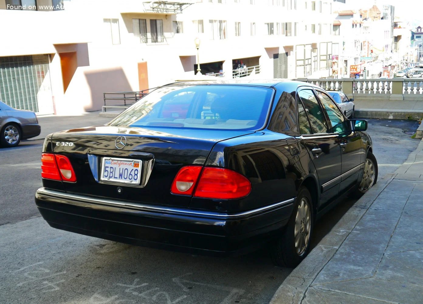 Mercedes-Benz E-class AMG E 50 V8 (347 Hp) Automatic1996 - 1997 thumbnail 13