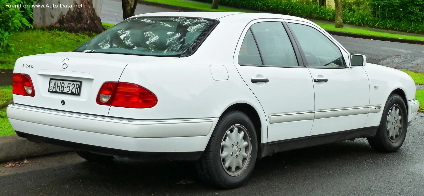 Mercedes-Benz E-class AMG E 50 V8 (347 Hp) Automatic1996 - 1997 thumbnail 4