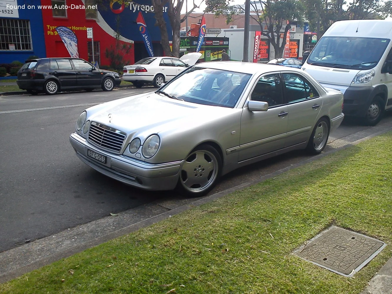 Mercedes-Benz E-class AMG E 50 V8 (347 Hp) Automatic1996 - 1997 thumbnail 7
