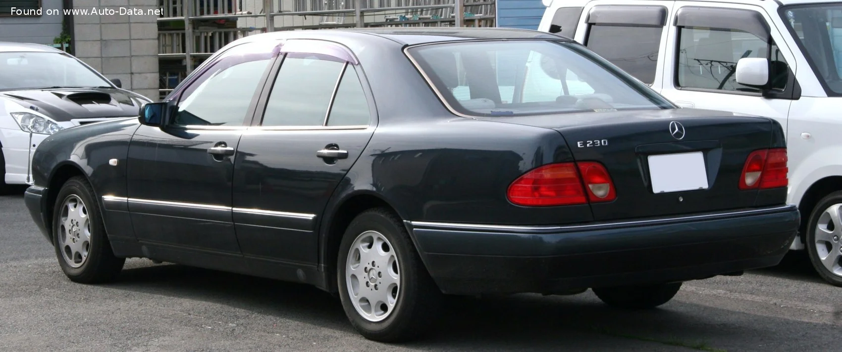 Mercedes-Benz E-class AMG E 50 V8 (347 Hp) Automatic1996 - 1997 thumbnail 10