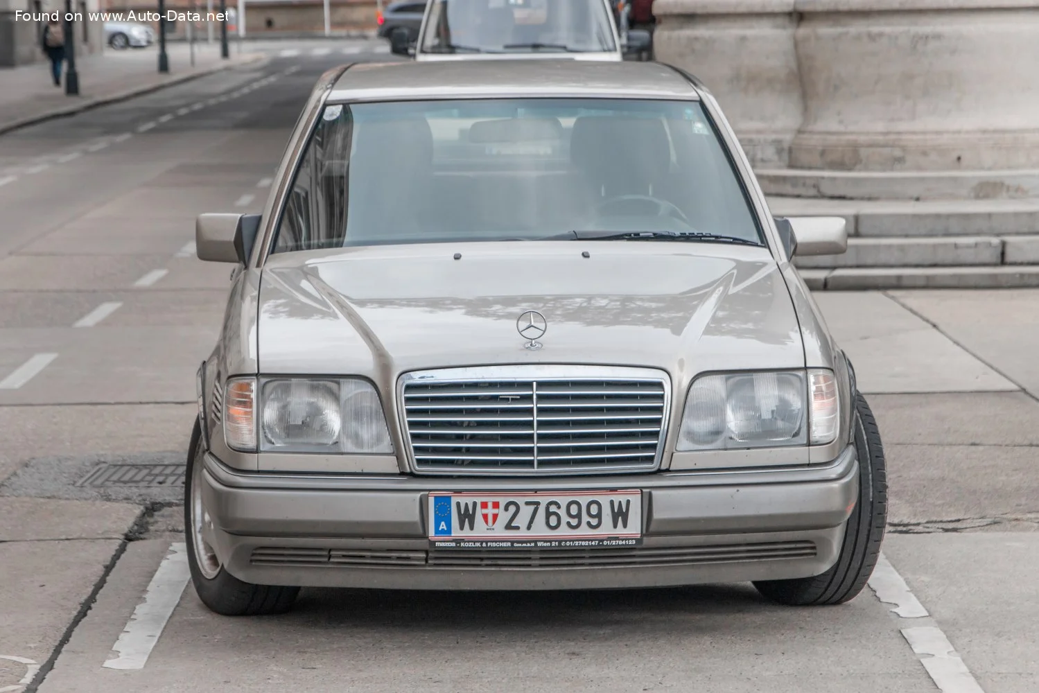 Mercedes-Benz E-class AMG E 36 (272 Hp)1994 - 1995 thumbnail 5