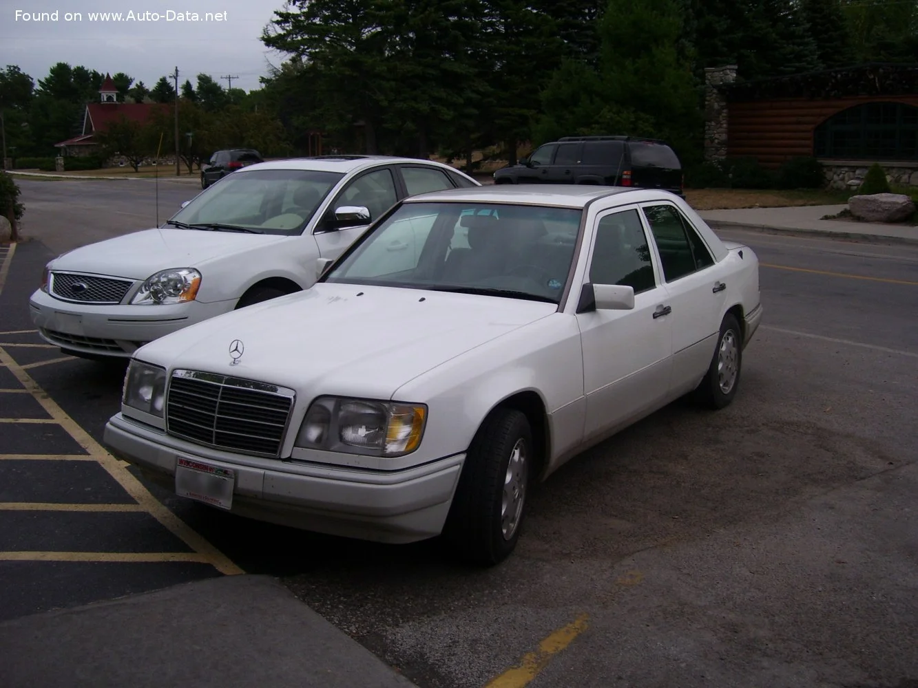 Mercedes-Benz E-class AMG E 36 (272 Hp)1994 - 1995 thumbnail 8