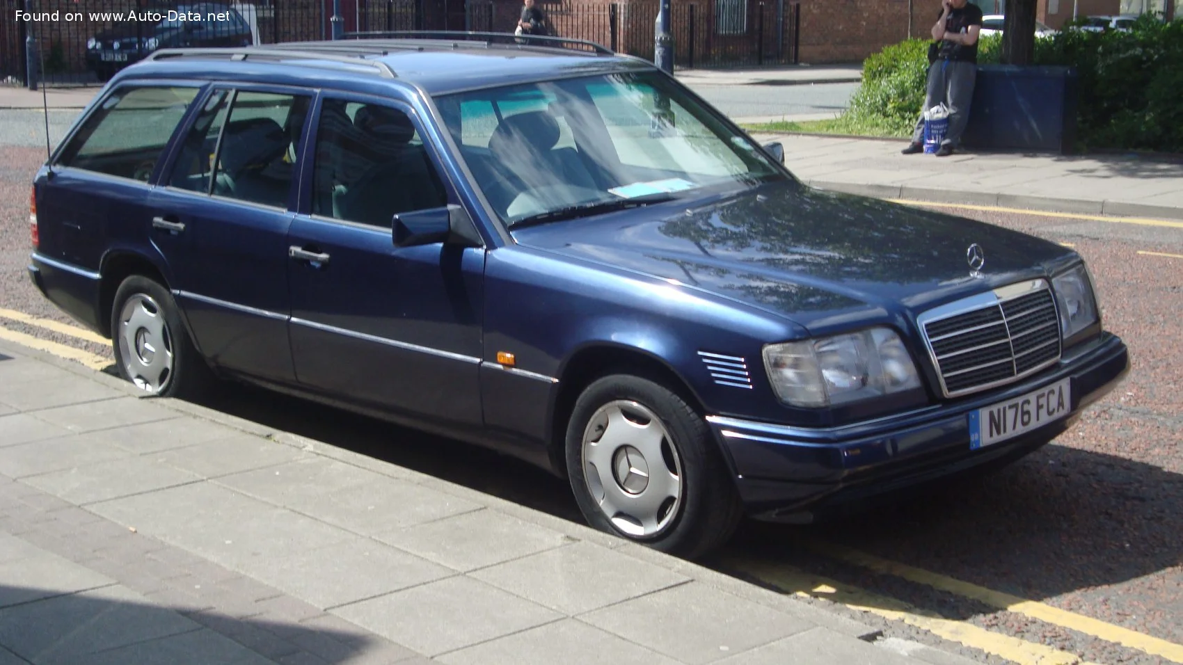 Mercedes-Benz E-class AMG E 36 T (272 Hp) 4G-TRONIC1993 - 1996 thumbnail 2