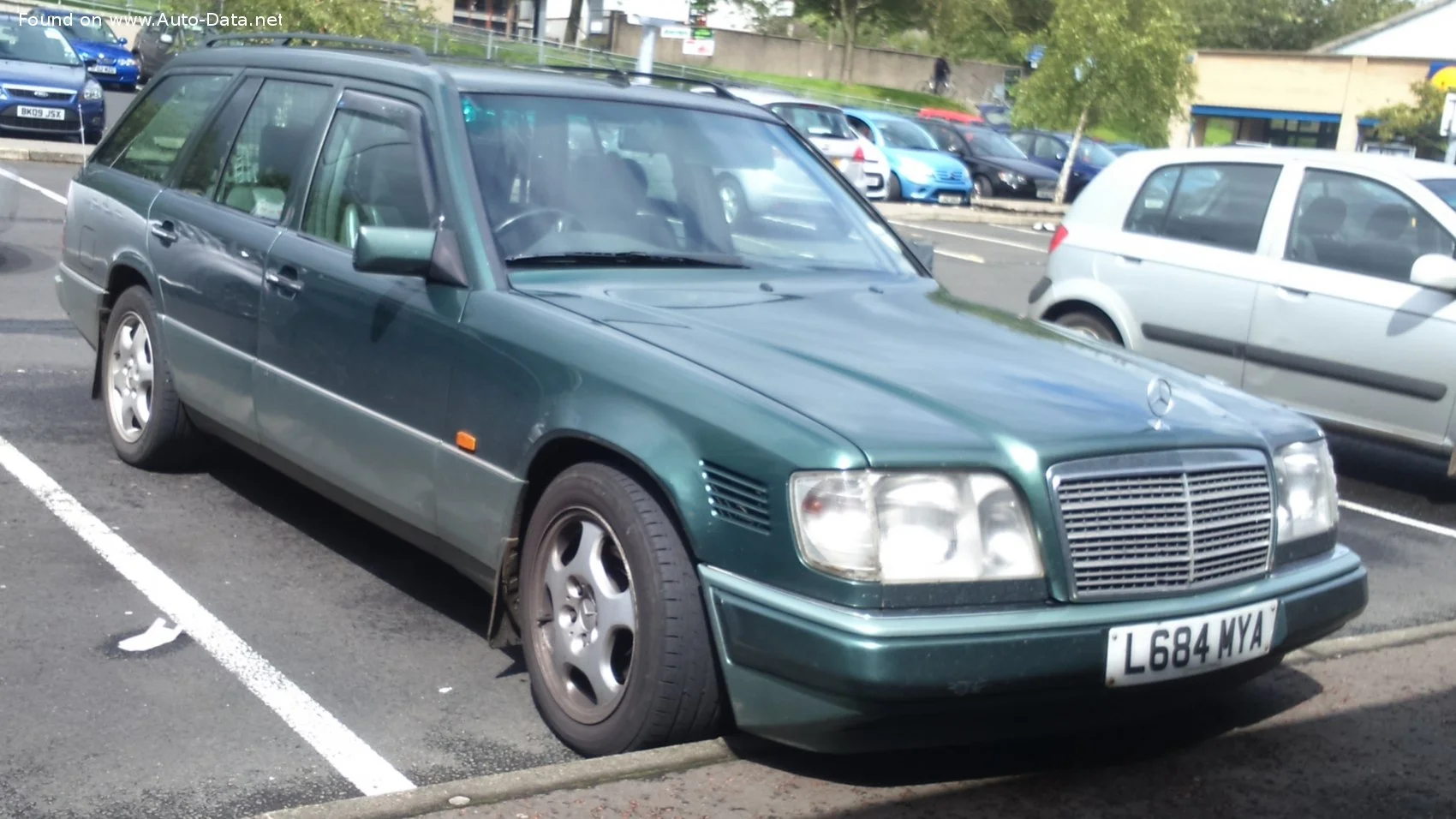 Mercedes-Benz E-class AMG E 36 T (272 Hp) 4G-TRONIC1993 - 1996 thumbnail 4