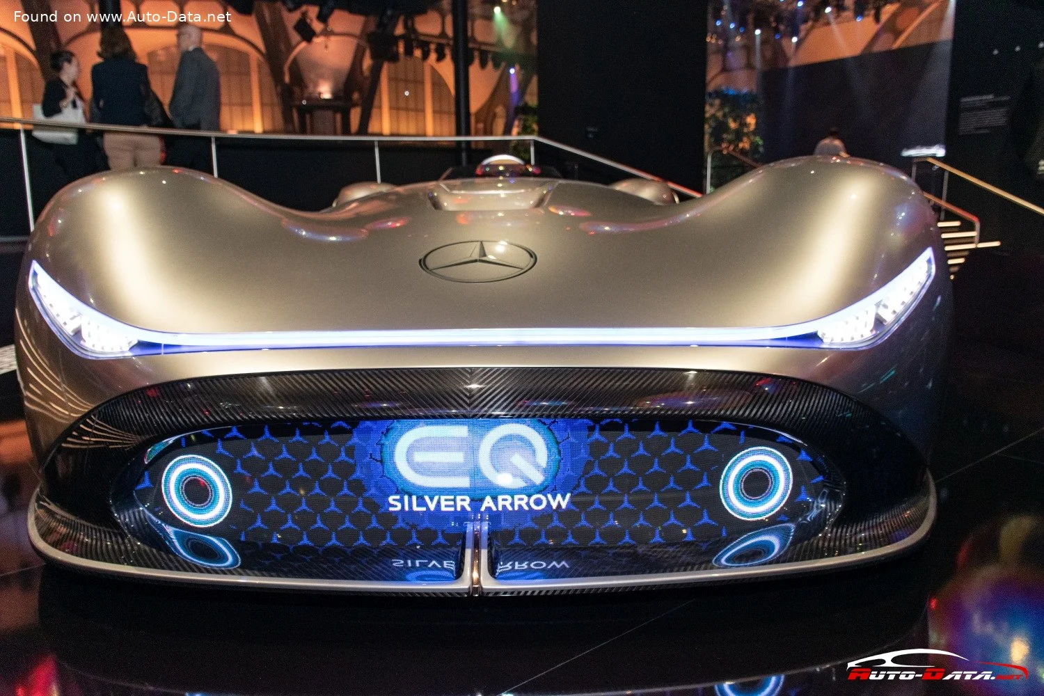 Mercedes-Benz EQ Mercedes-Benz Vision EQ Silver Arrow thumbnail 11