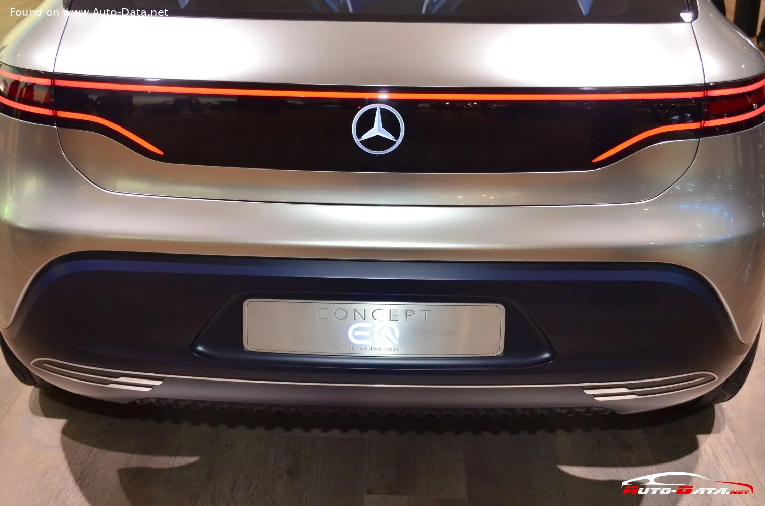 Mercedes-Benz EQ Mercedes-Benz Concept EQ thumbnail 4