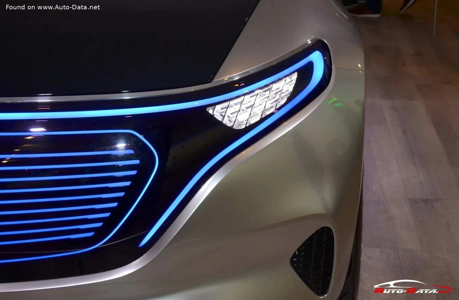Mercedes-Benz EQ Mercedes-Benz Concept EQ thumbnail 7