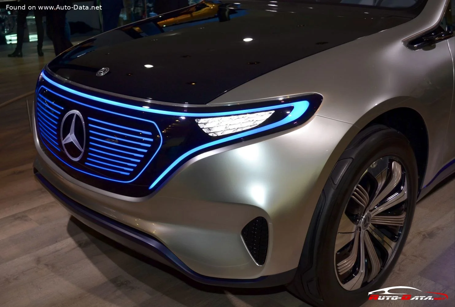 Mercedes-Benz EQ Mercedes-Benz Concept EQ thumbnail 8