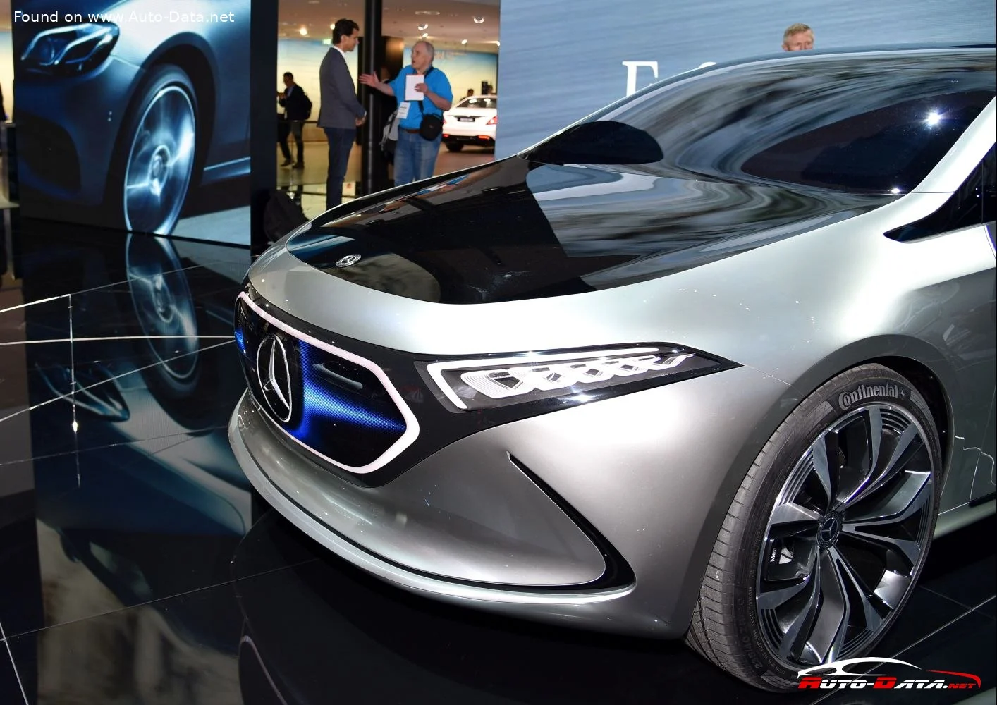 Mercedes-Benz EQA Mercedes-Benz EQA Concept thumbnail 11